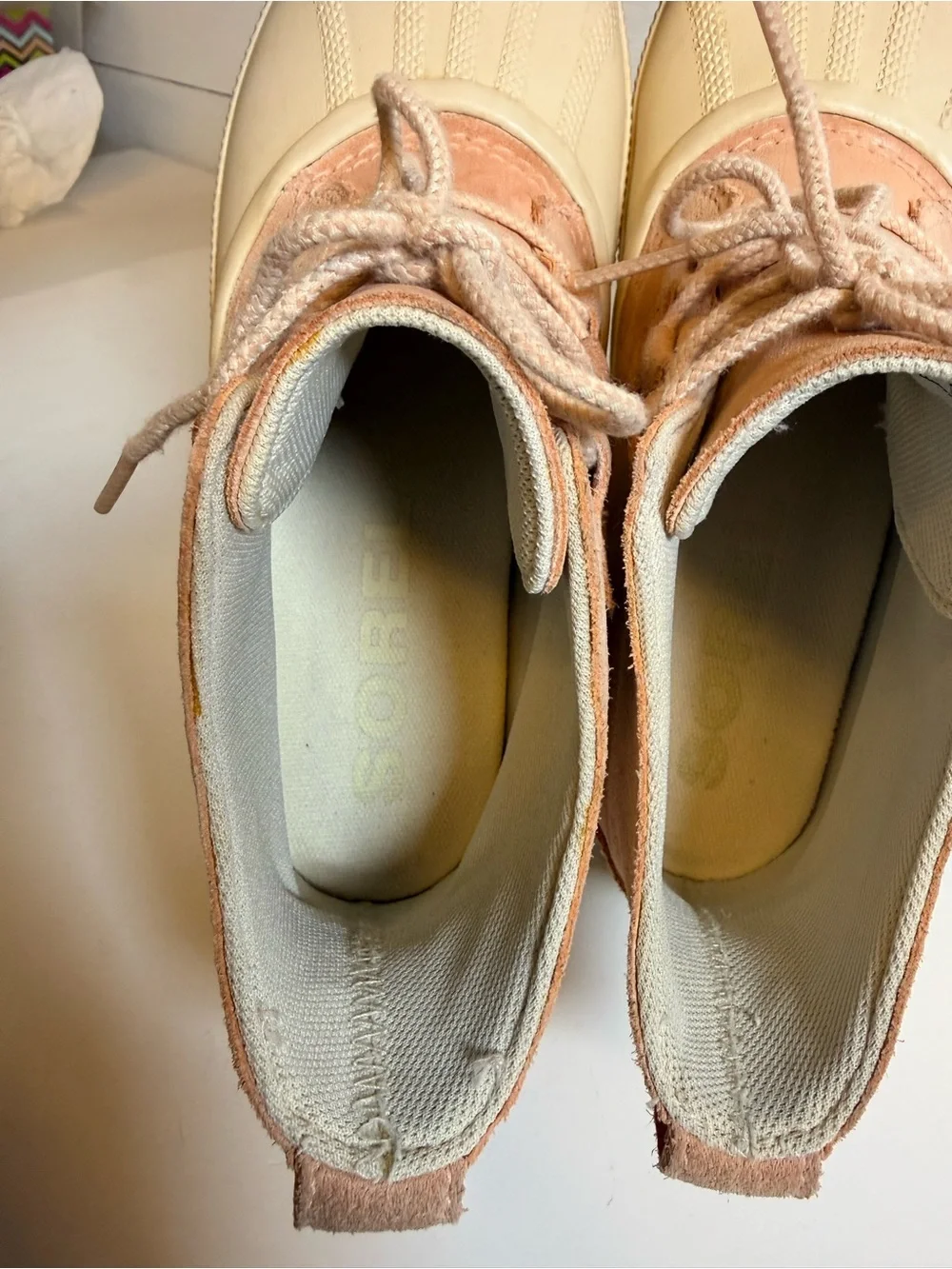 Sorel Out ‘N About Women's Beige and pink suede waterproof ankle boots size 9